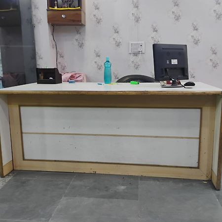 Shree Ji Hotel Greater Noida Eksteriør billede