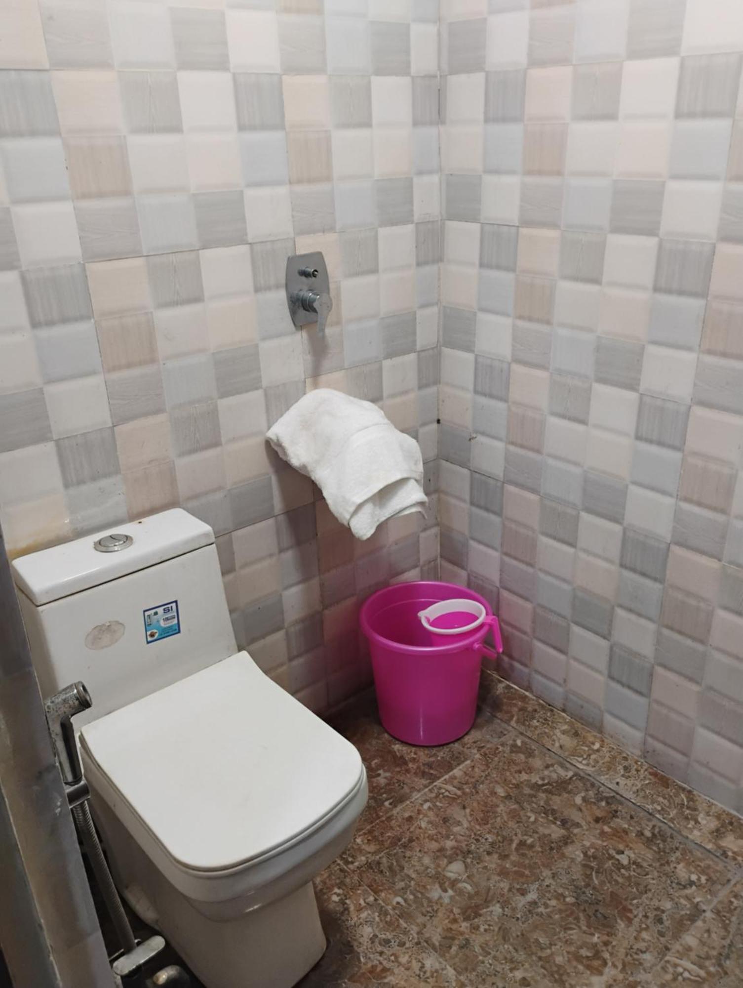 Shree Ji Hotel Greater Noida Eksteriør billede