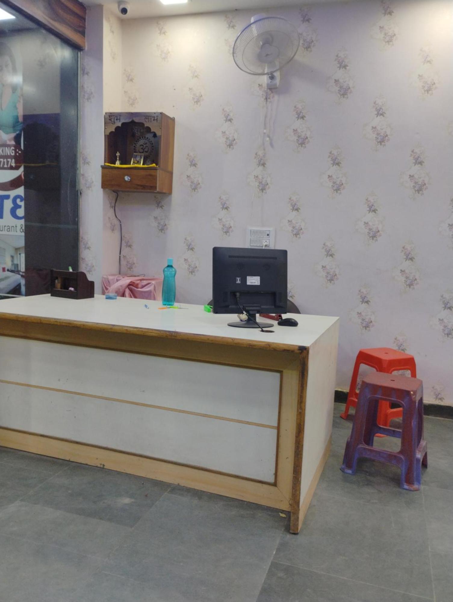 Shree Ji Hotel Greater Noida Eksteriør billede